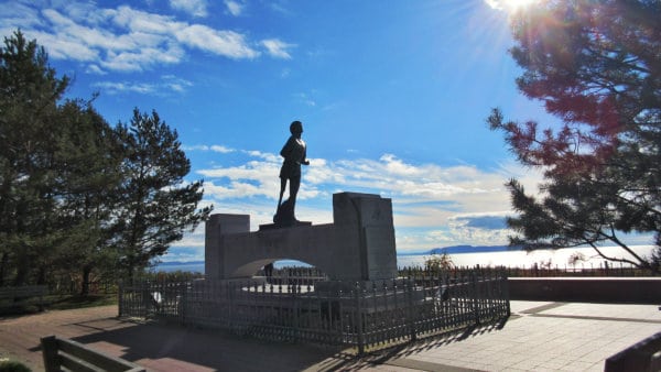 Terry Fox memorial close to Thunder Bay.